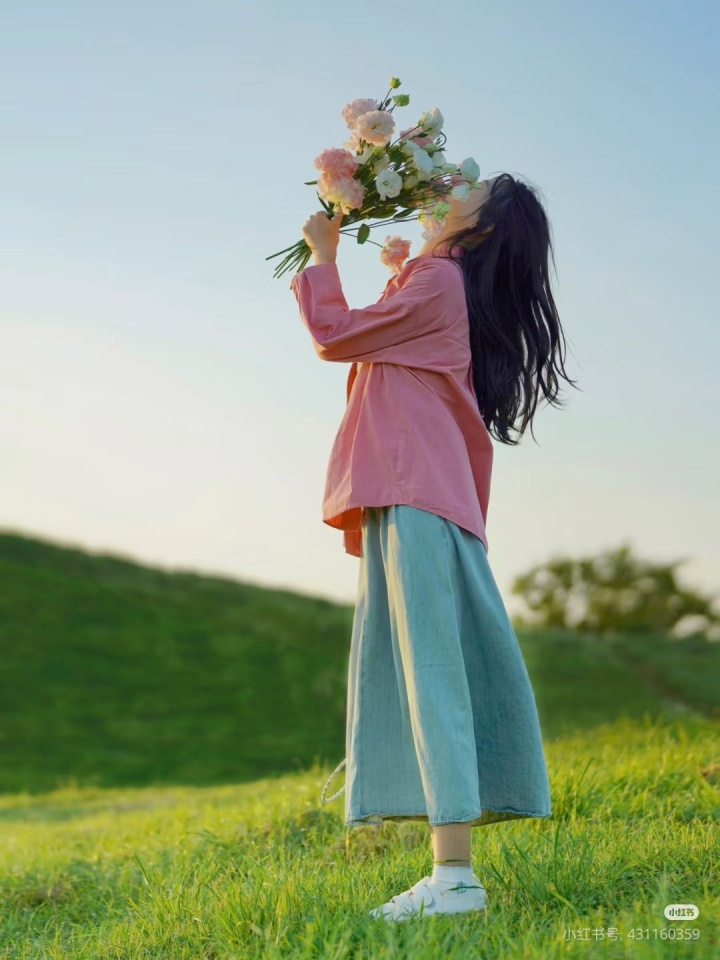 Bìa truyện NỮ PHỤ CŨNG CÓ HỆ THỐNG