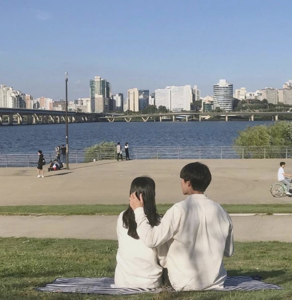 Bìa truyện BẢY NĂM MỘT TRÒ ĐÙA