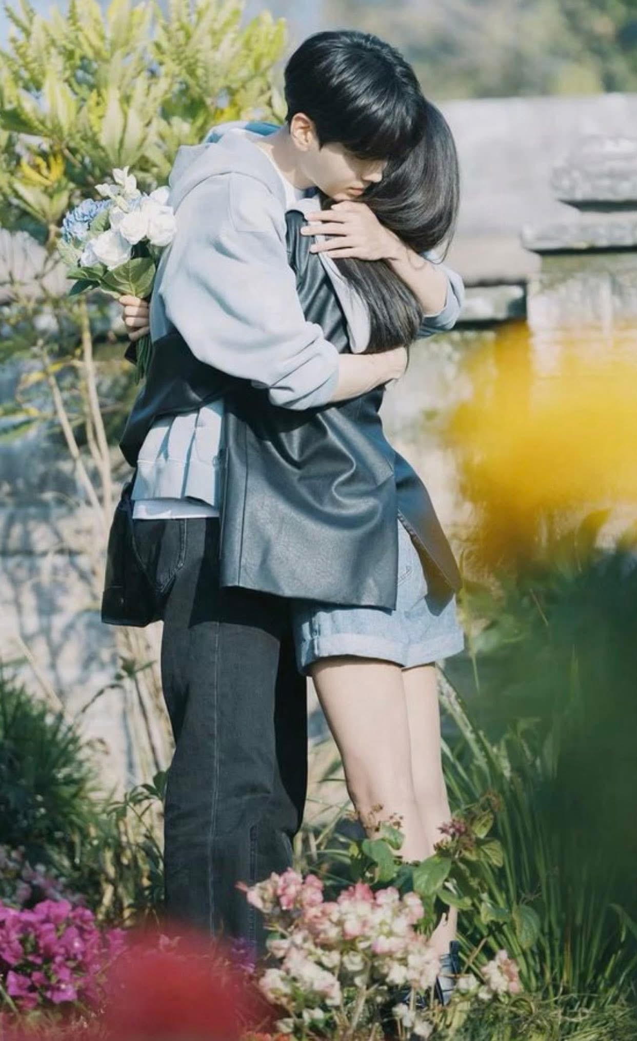 CHƯA TỪNG QUAY ĐẦU