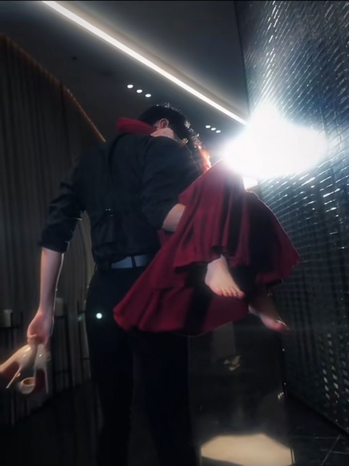 CON SÓI ĐƯỢC NUÔI TRONG NHÀ