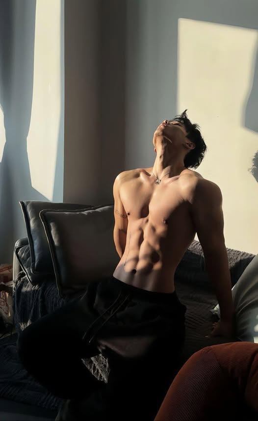 Hôn Ước Cố Bán Nguyệt