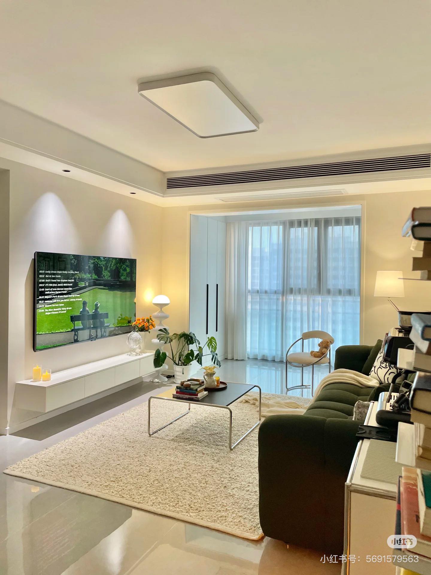 Bìa truyện Lỡ Nhau Một Đời, Chỉ Còn Ánh Nhìn