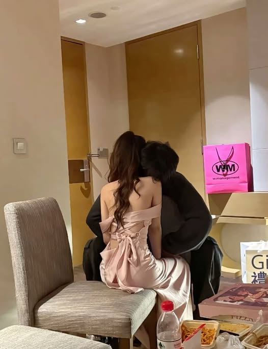 Lỡ Yêu Anh Trai Bạn Thân