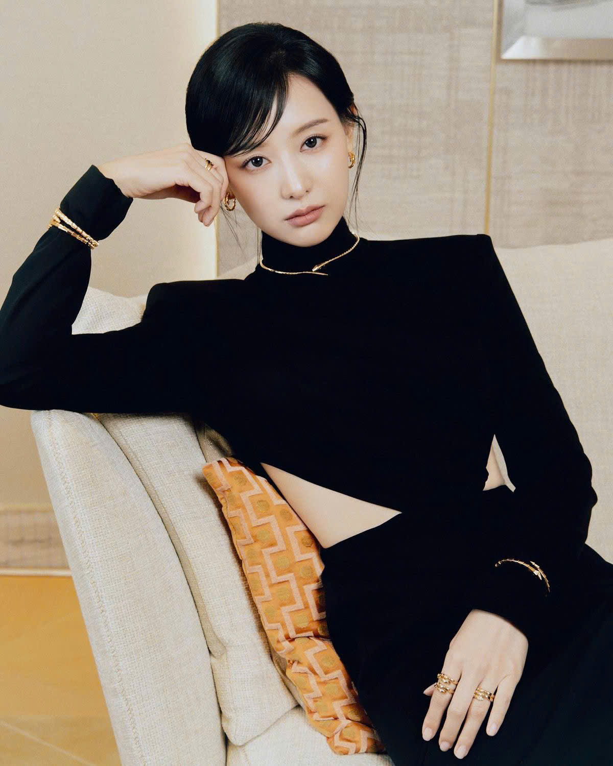 NỮ VƯƠNG KHÔNG CẦN TÌNH YÊU