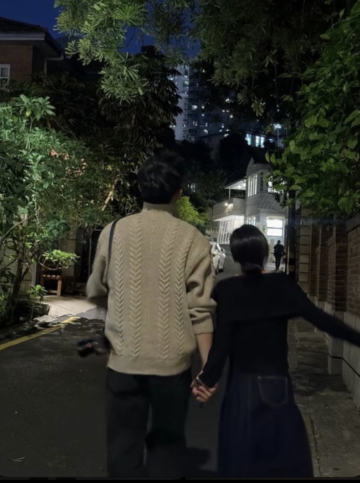 TỪ CHỐI PHỤC VỤ MẸ CHỒNG