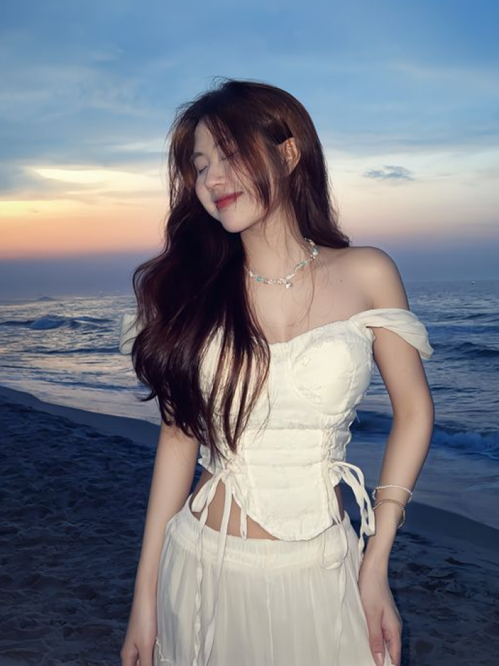 Tôi Trọng Sinh Về Ngày Em Họ Đến Ở Cùng Nhà