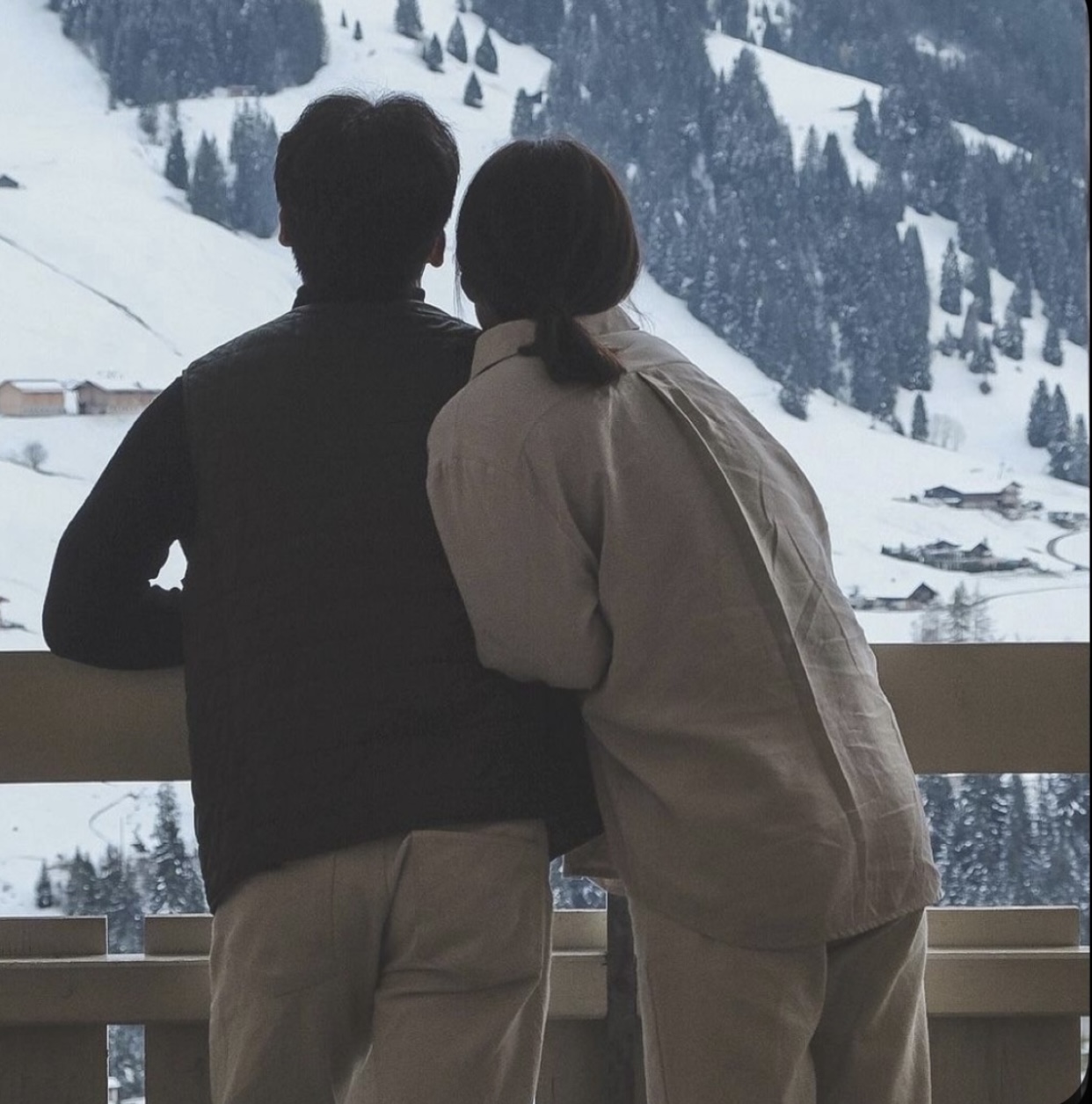 Bìa truyện VƯƠN LÊN TỪ ĐỐNG TRO TÀN