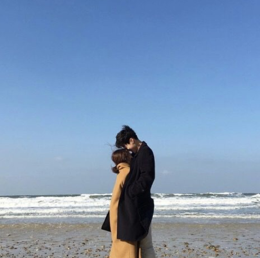 Bìa truyện VÀO NGÀY LY HÔN, TÔI GỌI 18 NGƯỜI MẪU NAM