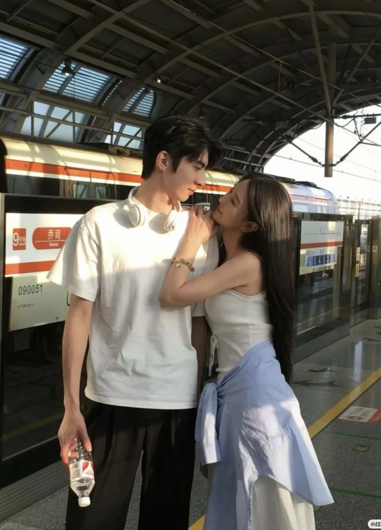 Bước Về Phía Anh