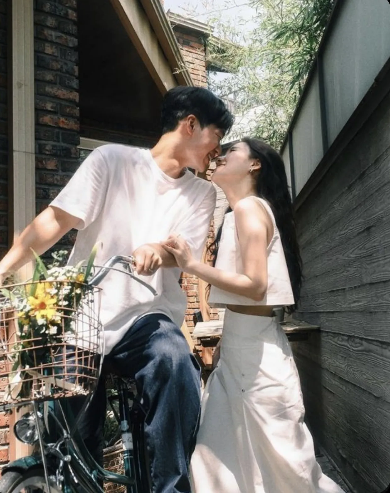 LUÔN YÊU CHIỀU EM